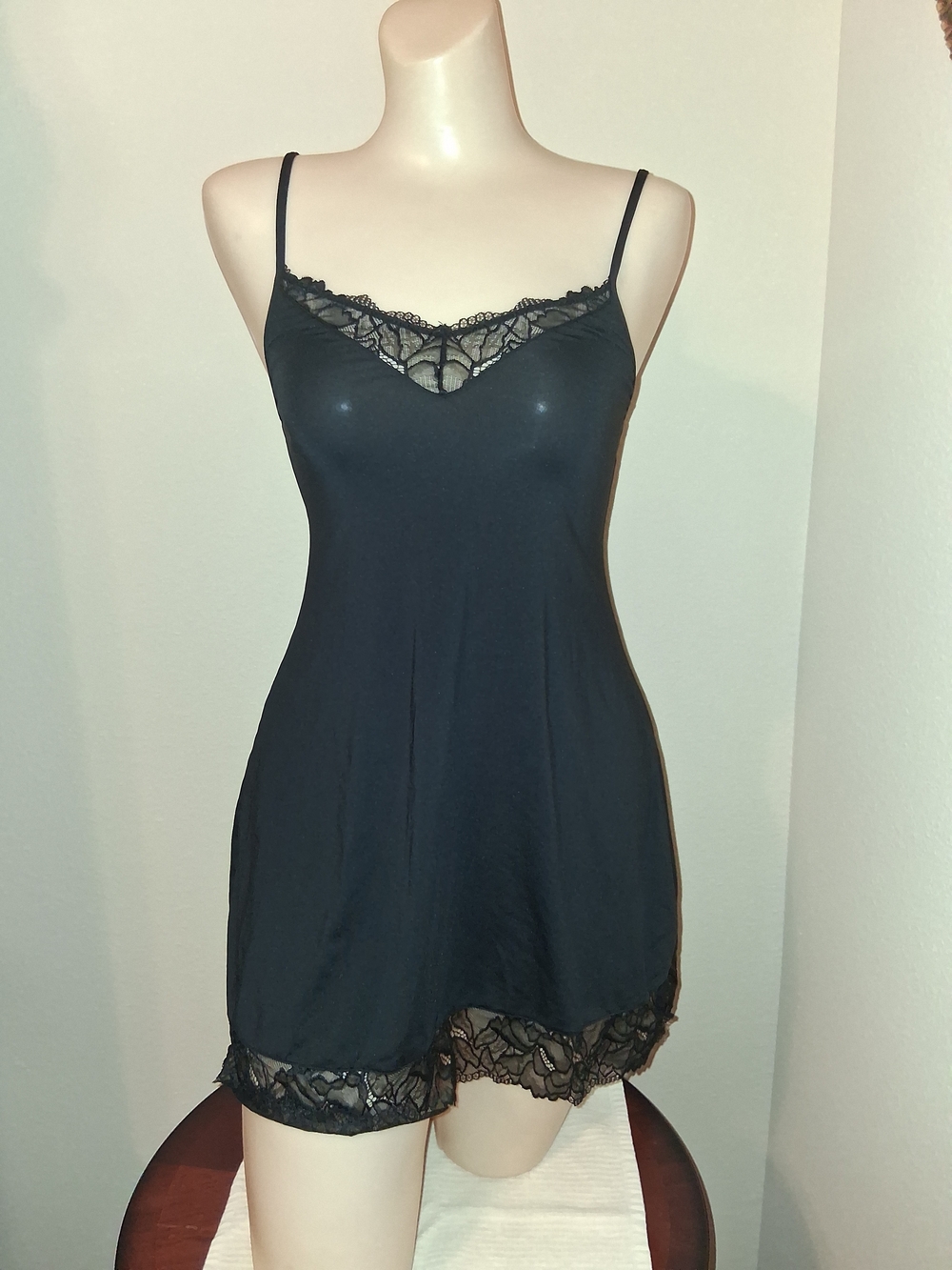 Gilligan & O'Malley Black Lace-Trim Slip